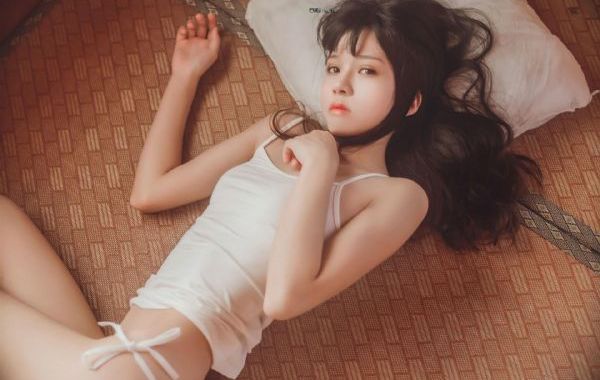 欧美黑白艺术人物摄影_完整版高清下载