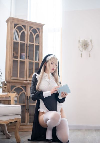 欧美60岁女艺人_1080免费全集观看