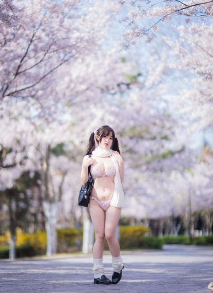 欧美高清不卡视频_1080P完整在线观看