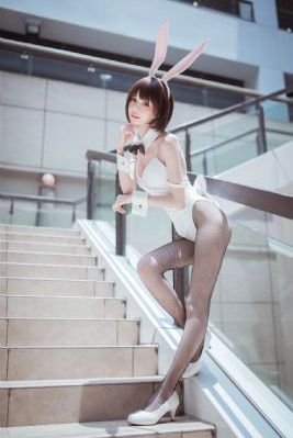 欧美油光丝袜熟妇图片_BT种子下载
